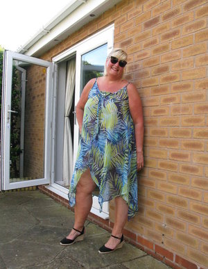 18 year old girl Erin gets deflowered on a bed wearing socks